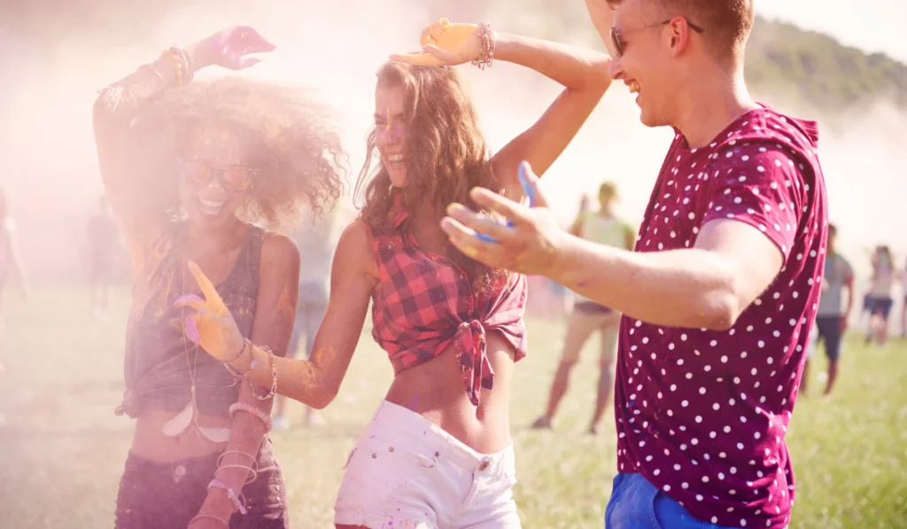 holding a party alfresco