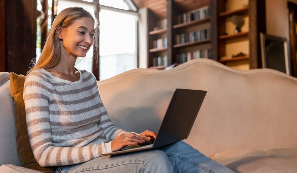 woman working on her laptop